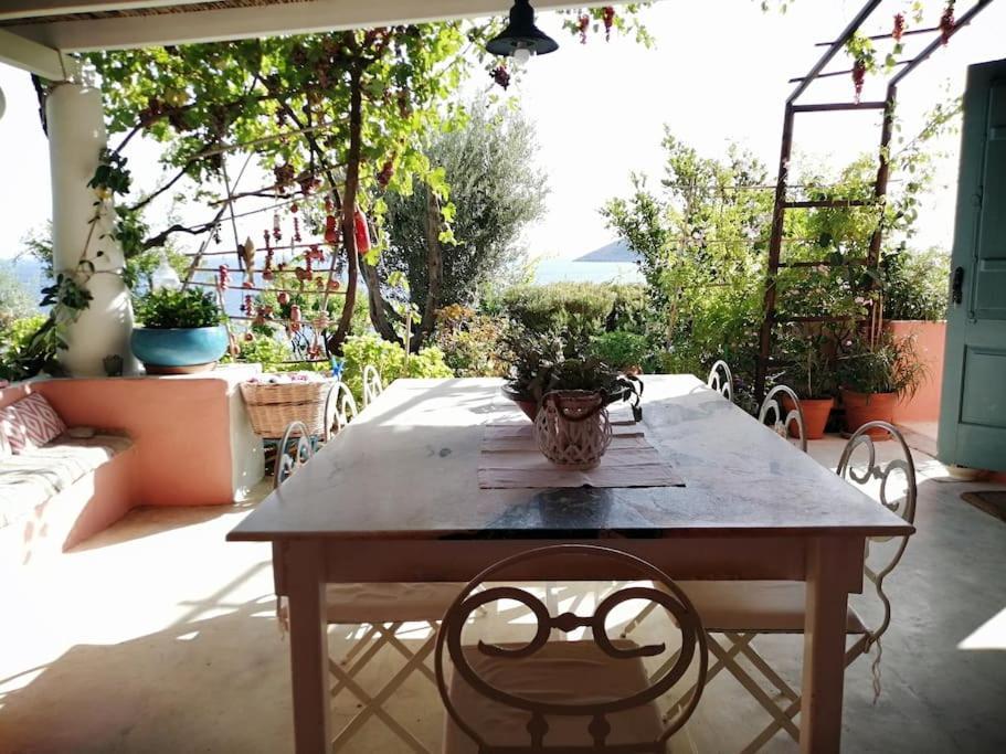 Вілла Casa Dei Melograni At Vourlidia Leros Vromolithos Екстер'єр фото