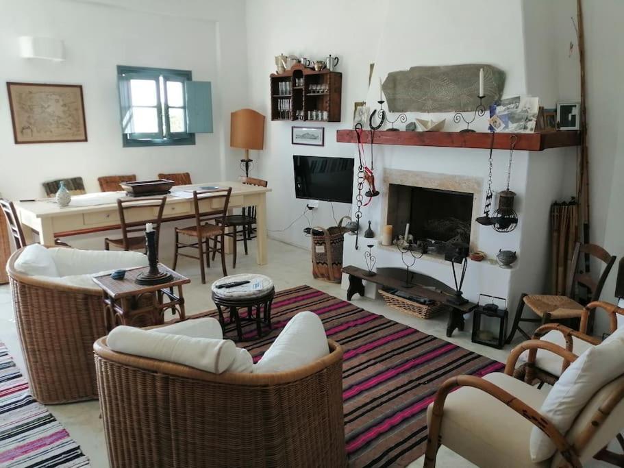 Вілла Casa Dei Melograni At Vourlidia Leros Vromolithos Екстер'єр фото